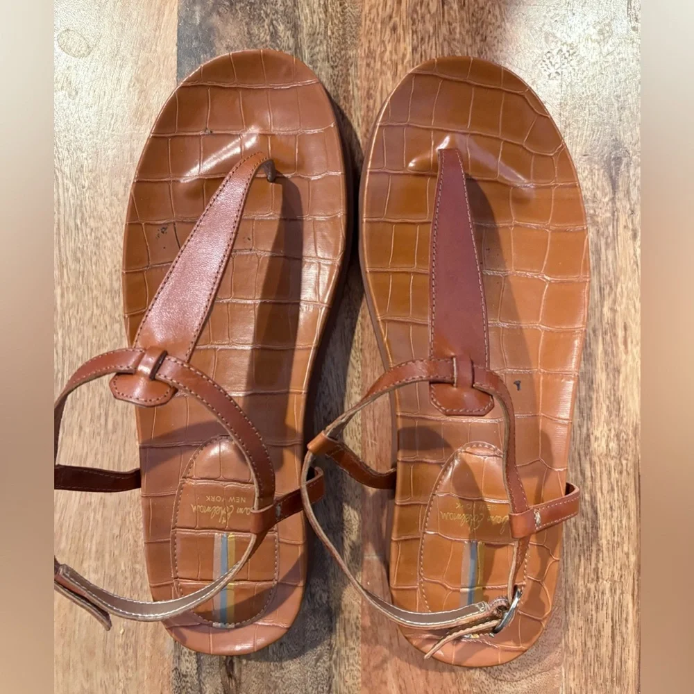 Sam Edelman Naomi Tan T-Strap Sandals - Picture 6 of 11